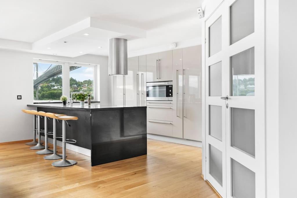 Penthouse Leilighet 200 Kvm Vakker Sjoutsikt. Apartamento Bergen Exterior foto